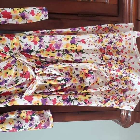 JESSICA Simpson dress Beautiful flowers 💐 🌹🌸 size 6 - Picture 3 of 8